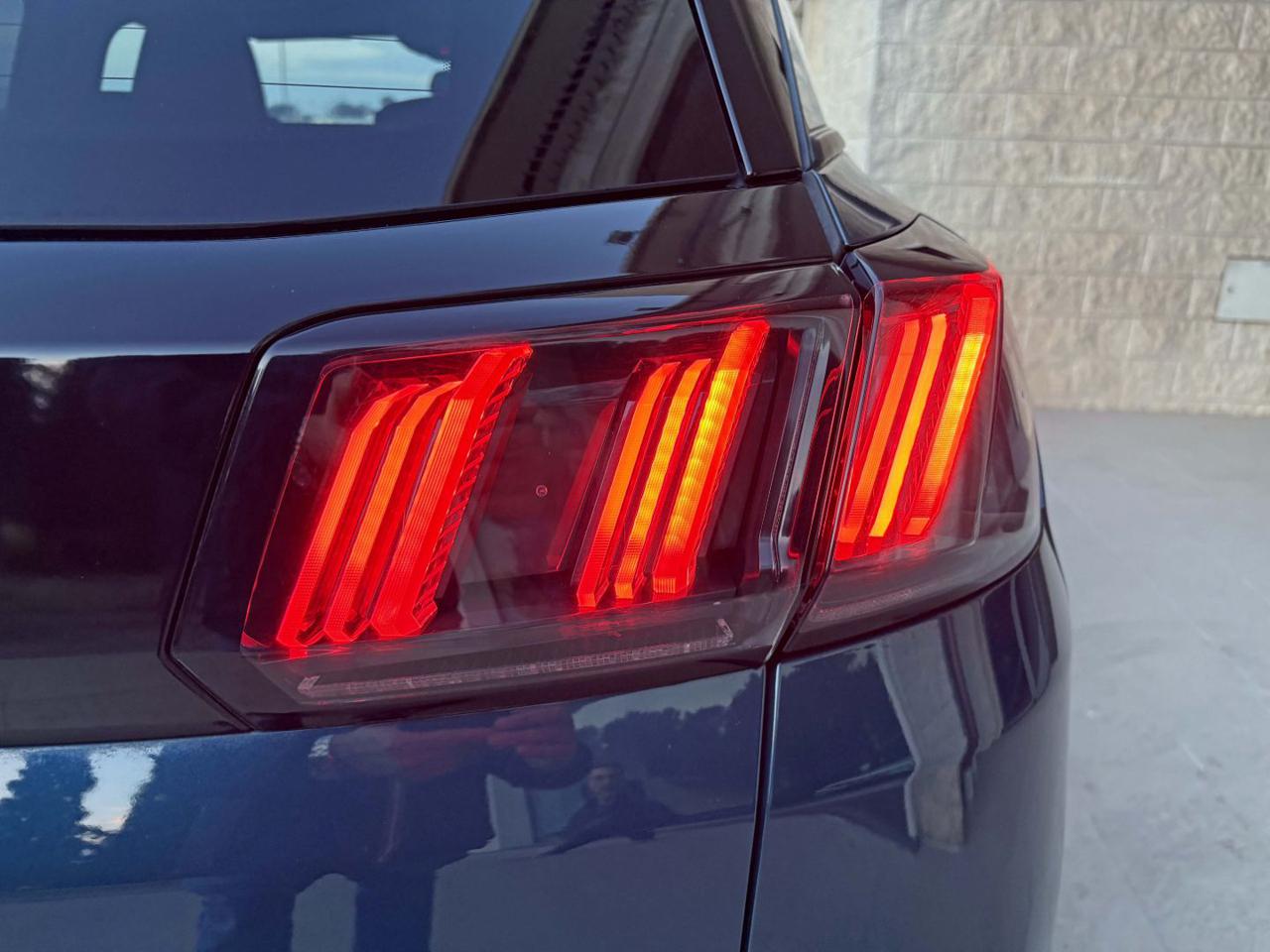 PEUGEOT 3008 1.5 BlueHDi 130 S&S Allure Pack C.AUTOMATICO - 32