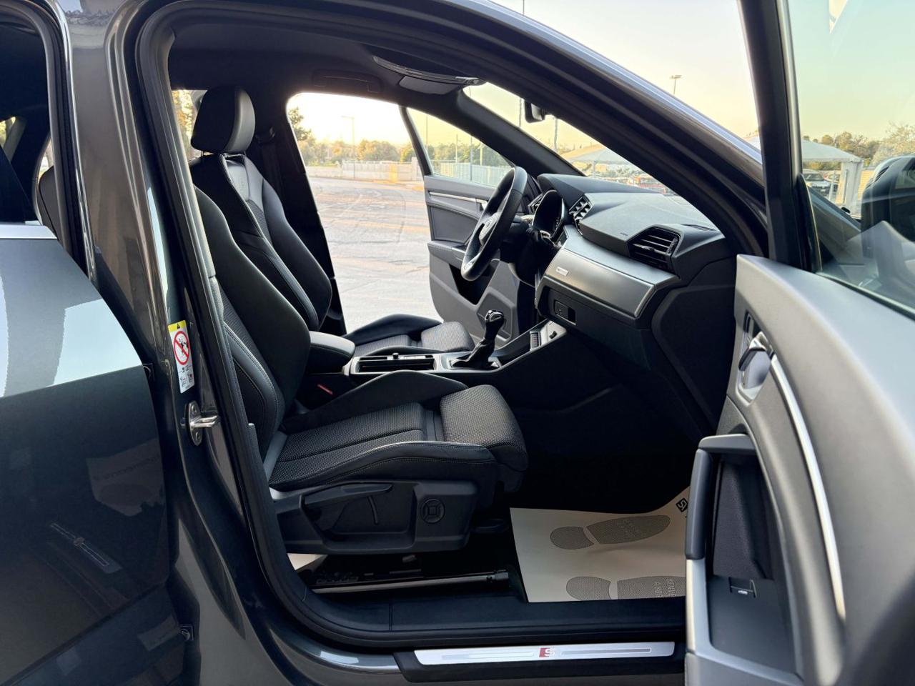 AUDI Q3 SPB Sportback 35 TDI S tronic S line edition - 9