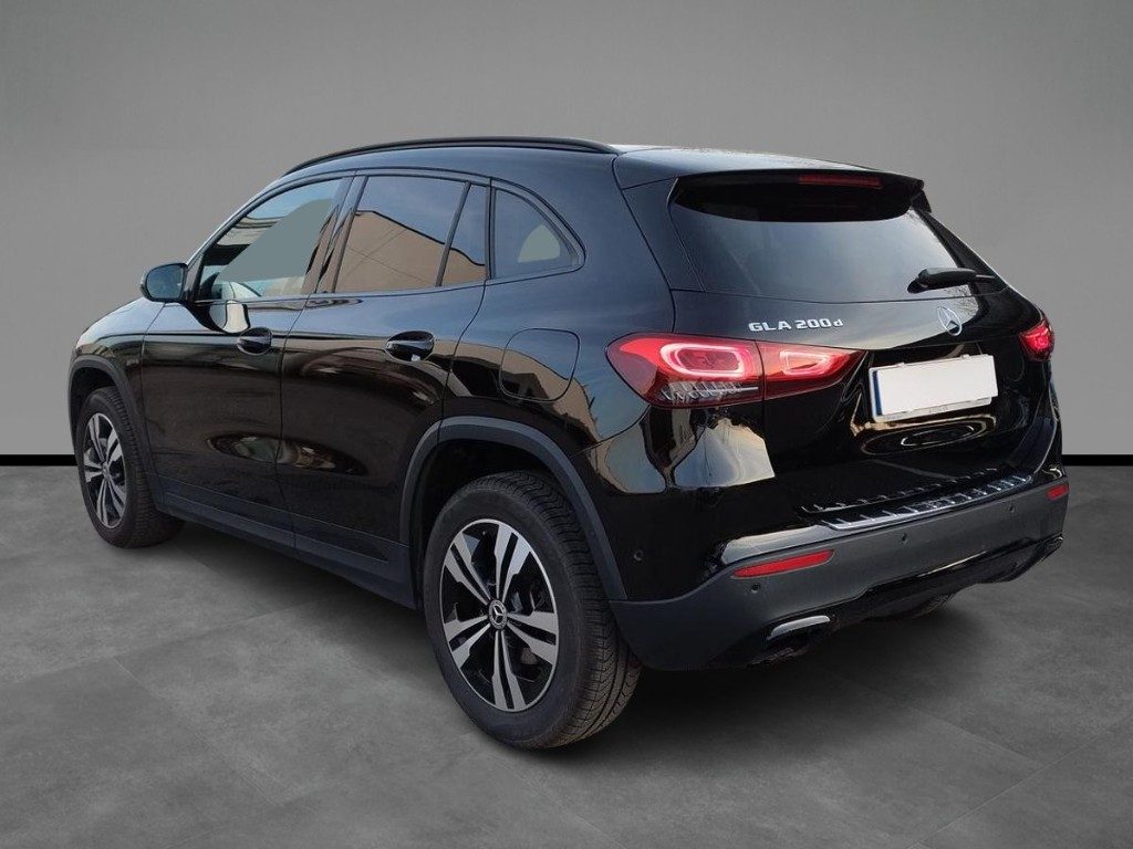 MERCEDES-BENZ GLA 200 d Automatic Sport - 3