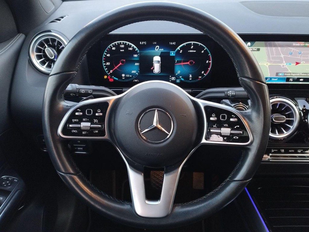 MERCEDES-BENZ GLA 200 d Automatic Sport - 11