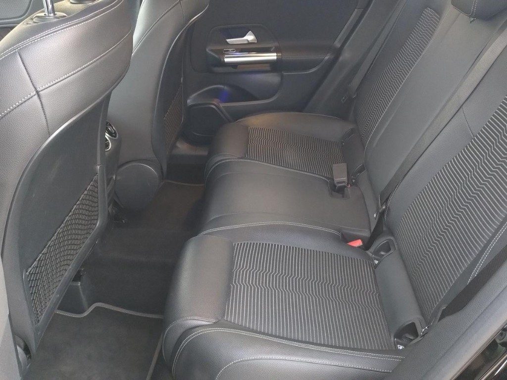 MERCEDES-BENZ GLA 200 d Automatic Sport - 10