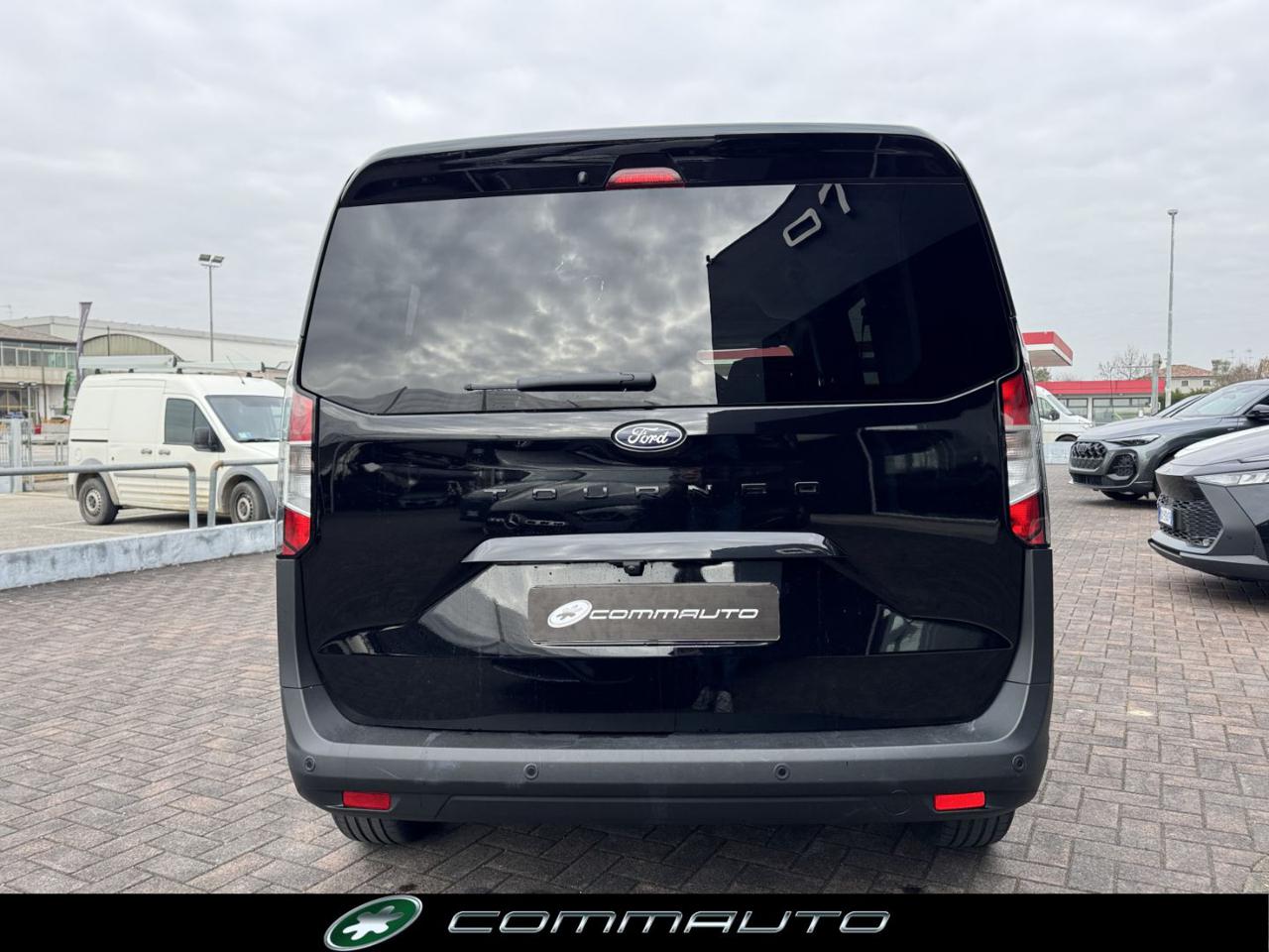 FORD Tourneo Courier 1.0 EcoBoost Titanium - 5