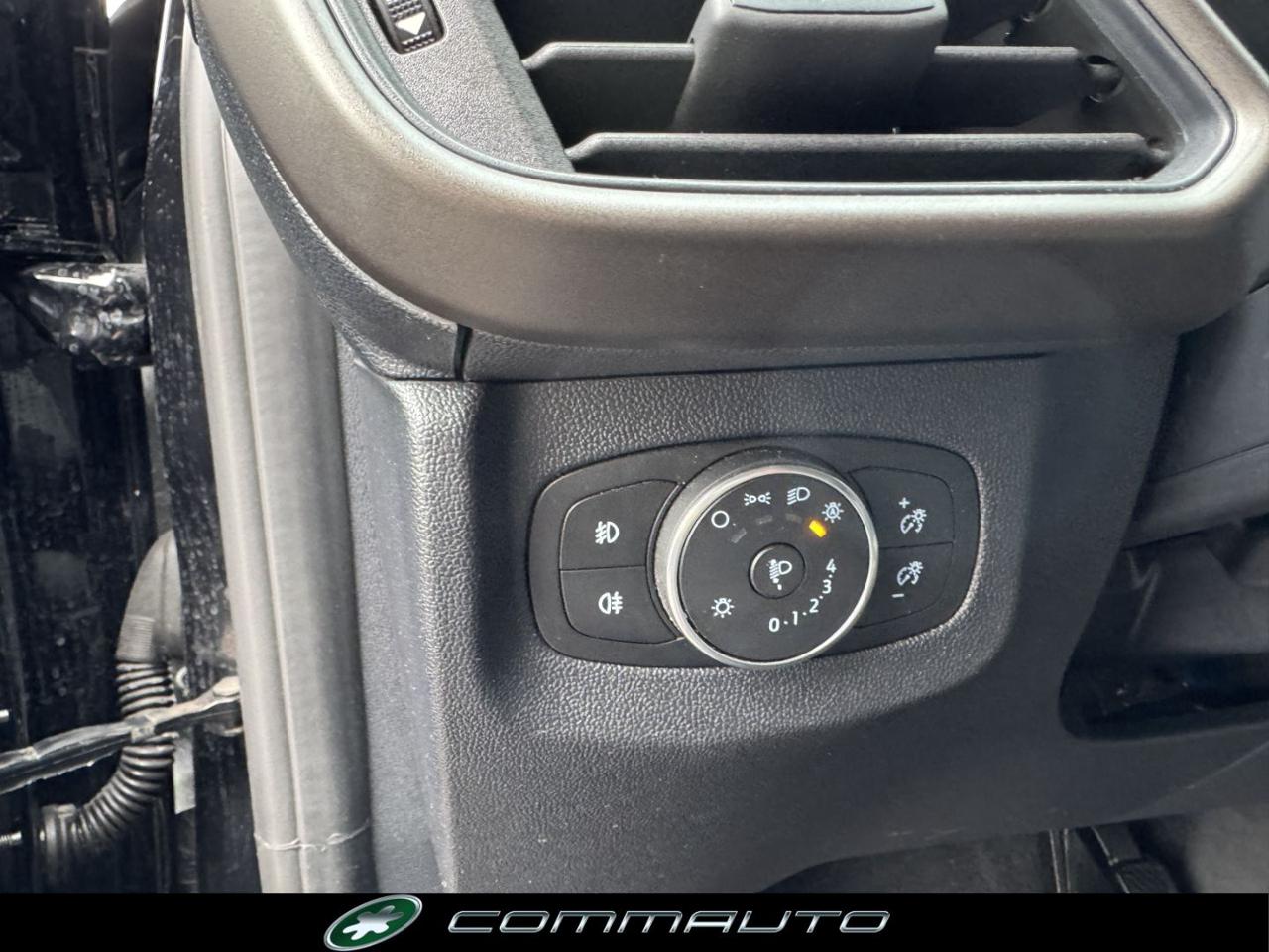 FORD Tourneo Courier 1.0 EcoBoost Titanium - 14