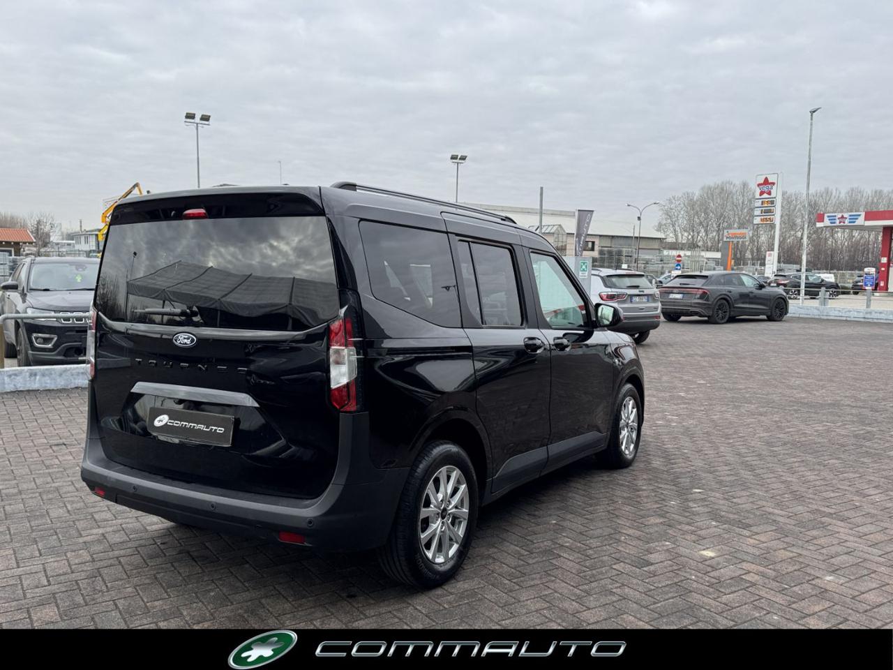 FORD Tourneo Courier 1.0 EcoBoost Titanium - 4