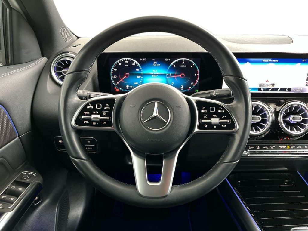 MERCEDES-BENZ GLA 200 d 4matic Sport Plus - 11