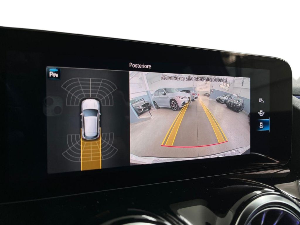 MERCEDES-BENZ GLA 200 d 4matic Sport Plus - 12