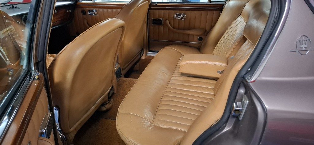 MASERATI Quattroporte 4.136cc **TARGHE NERE**LIBRETTO A PAGINE - 28