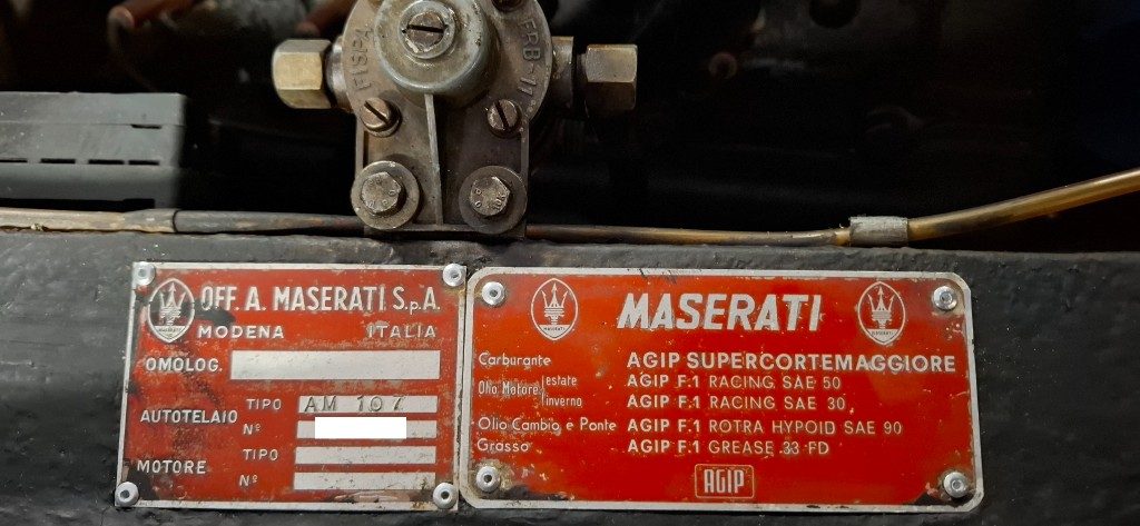 MASERATI Quattroporte 4.136cc **TARGHE NERE**LIBRETTO A PAGINE - 48