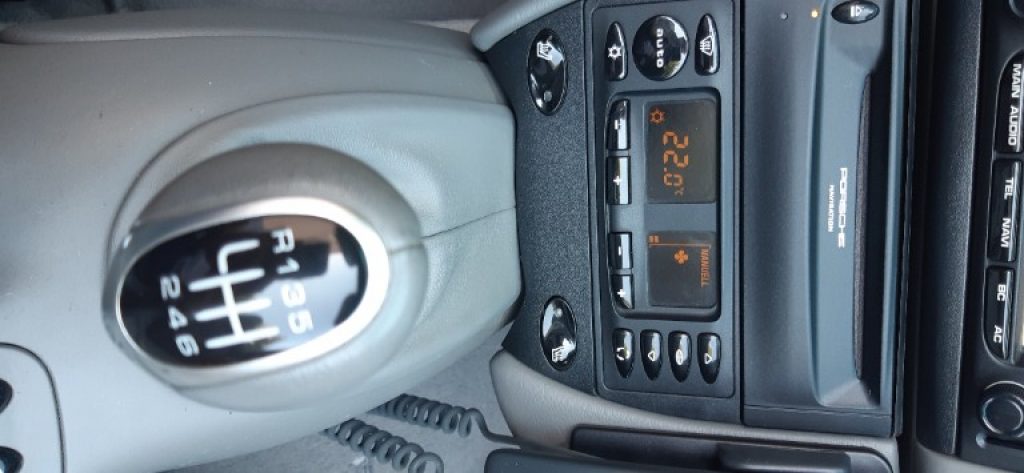 PORSCHE 996 CABRIO - CARRERA 4 - 11