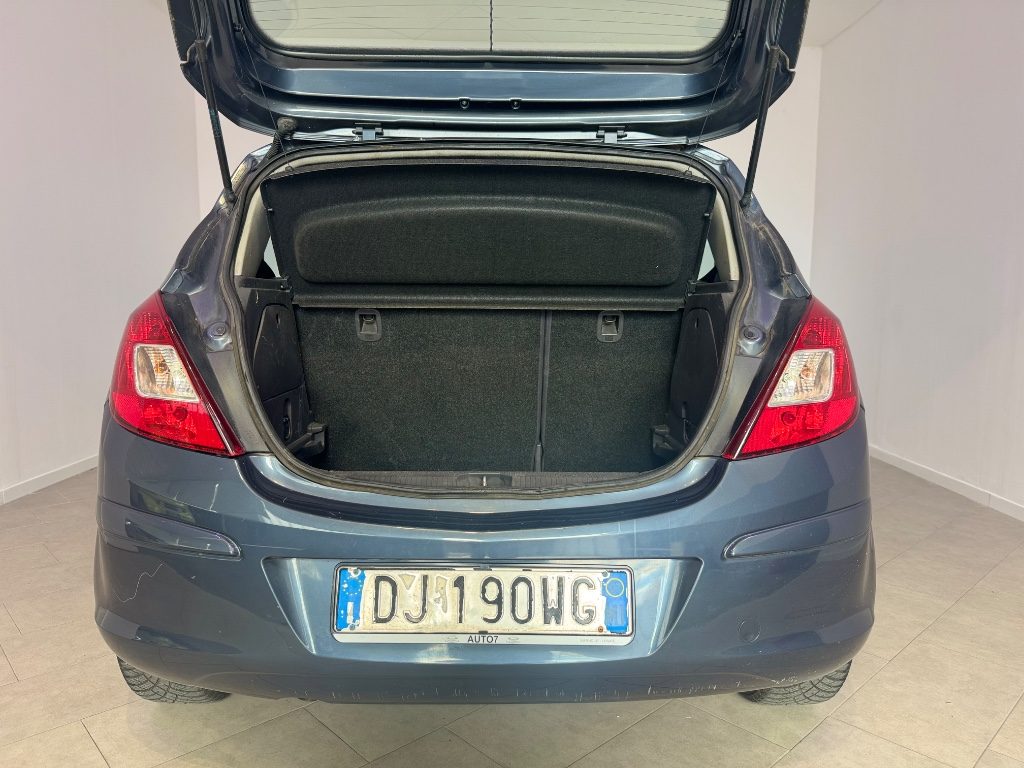 OPEL Corsa 1.2 5. porte Cosmo. - 17