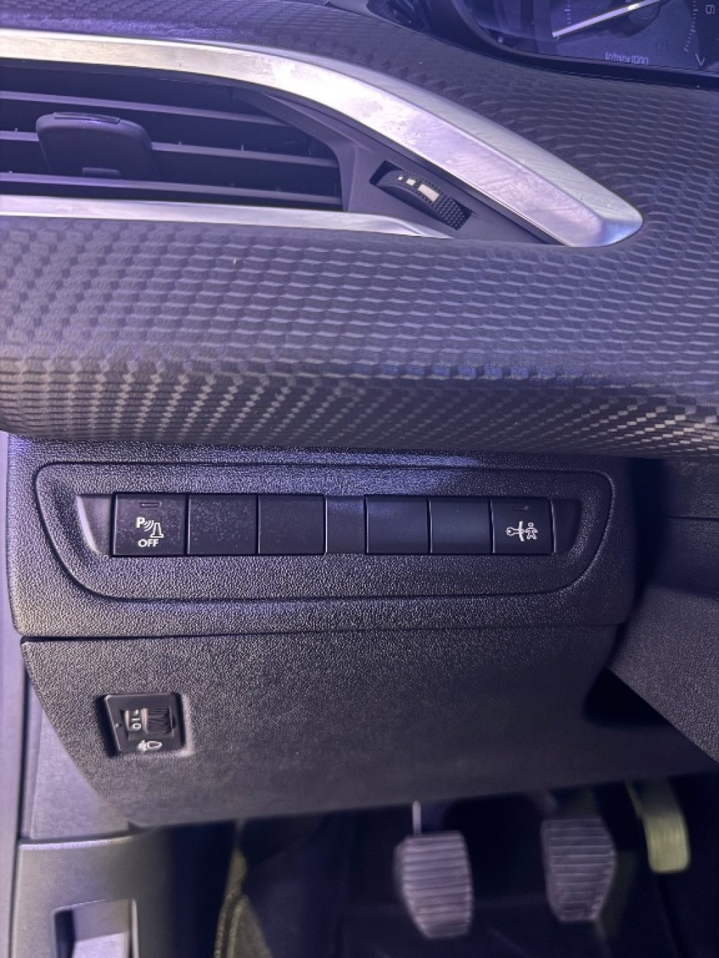 PEUGEOT 2008 1° serie 1.6 VTi 120CV Allure - 20