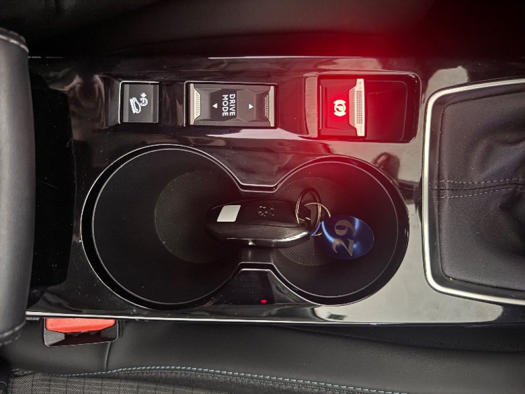 PEUGEOT 2008 BlueHDi 110 S&S GT - 9