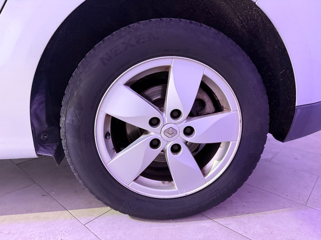 RENAULT Scenic 1.5 dCi 110CV Dynamique - 4