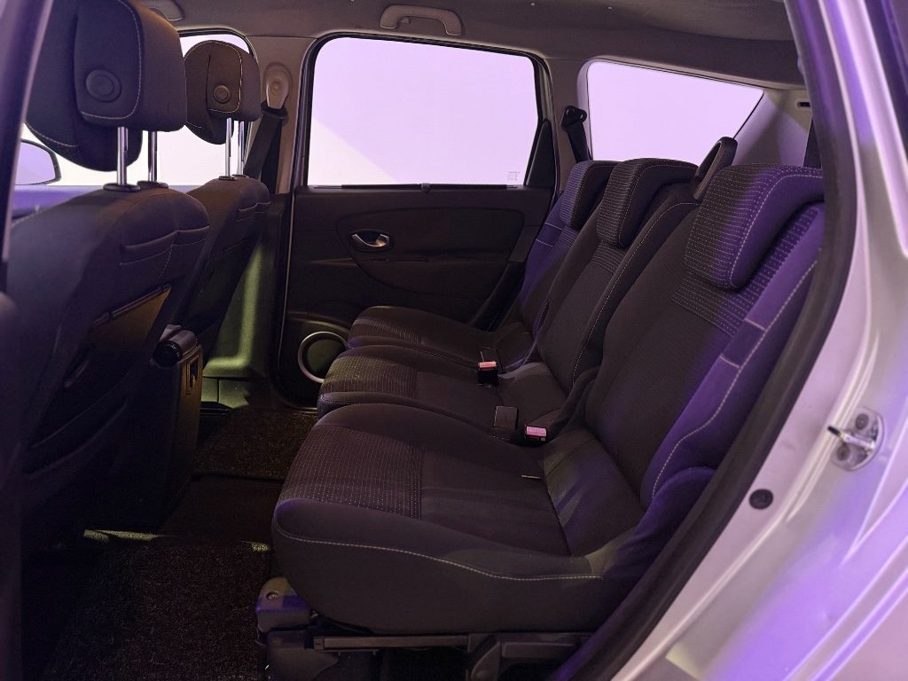 RENAULT Scenic 1.5 dCi 110CV Dynamique - 5