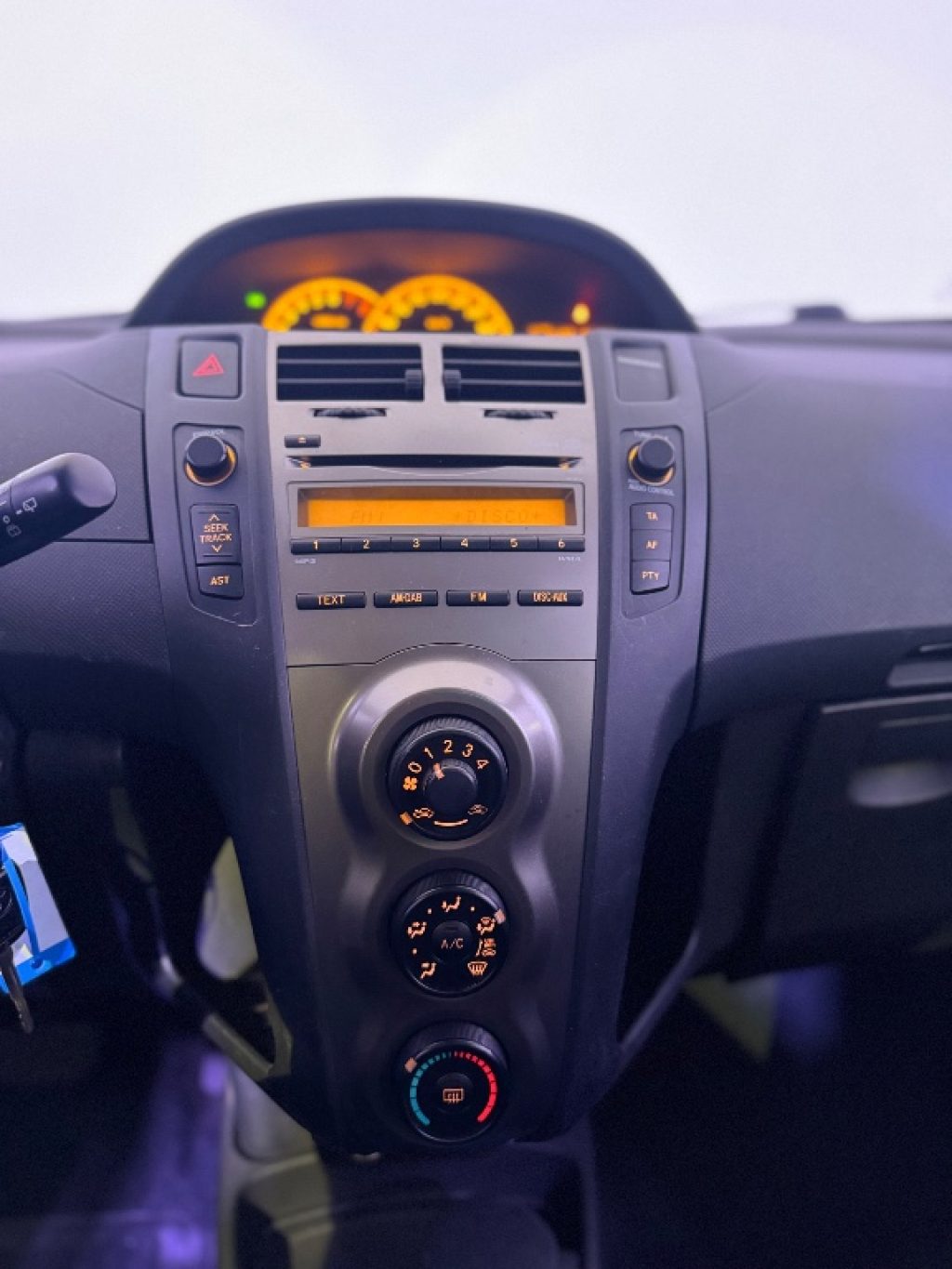 TOYOTA Yaris 1.3 5 porte M-MT S - 17