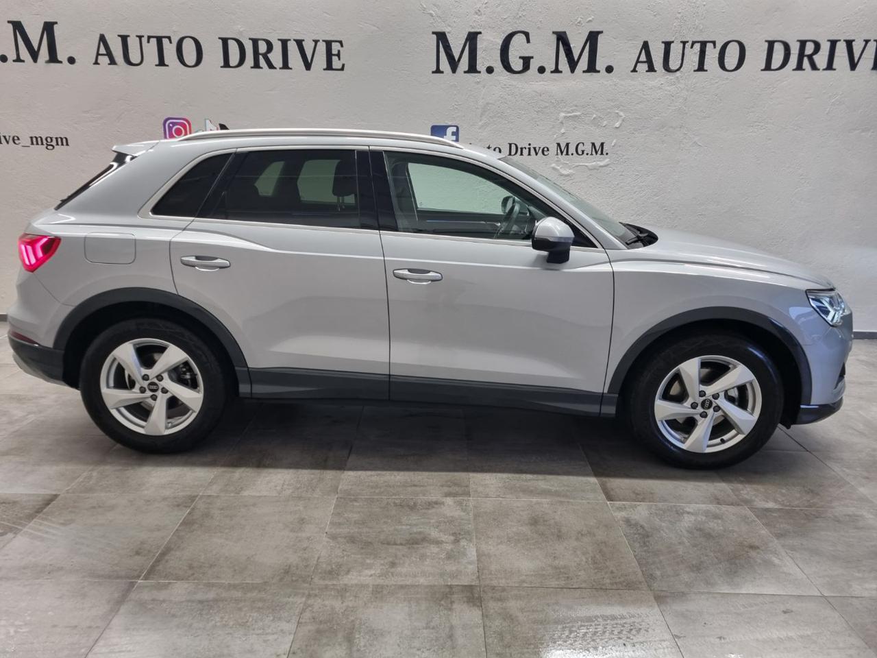 AUDI Q3 35 TDI S tronic Business Advanced - 4