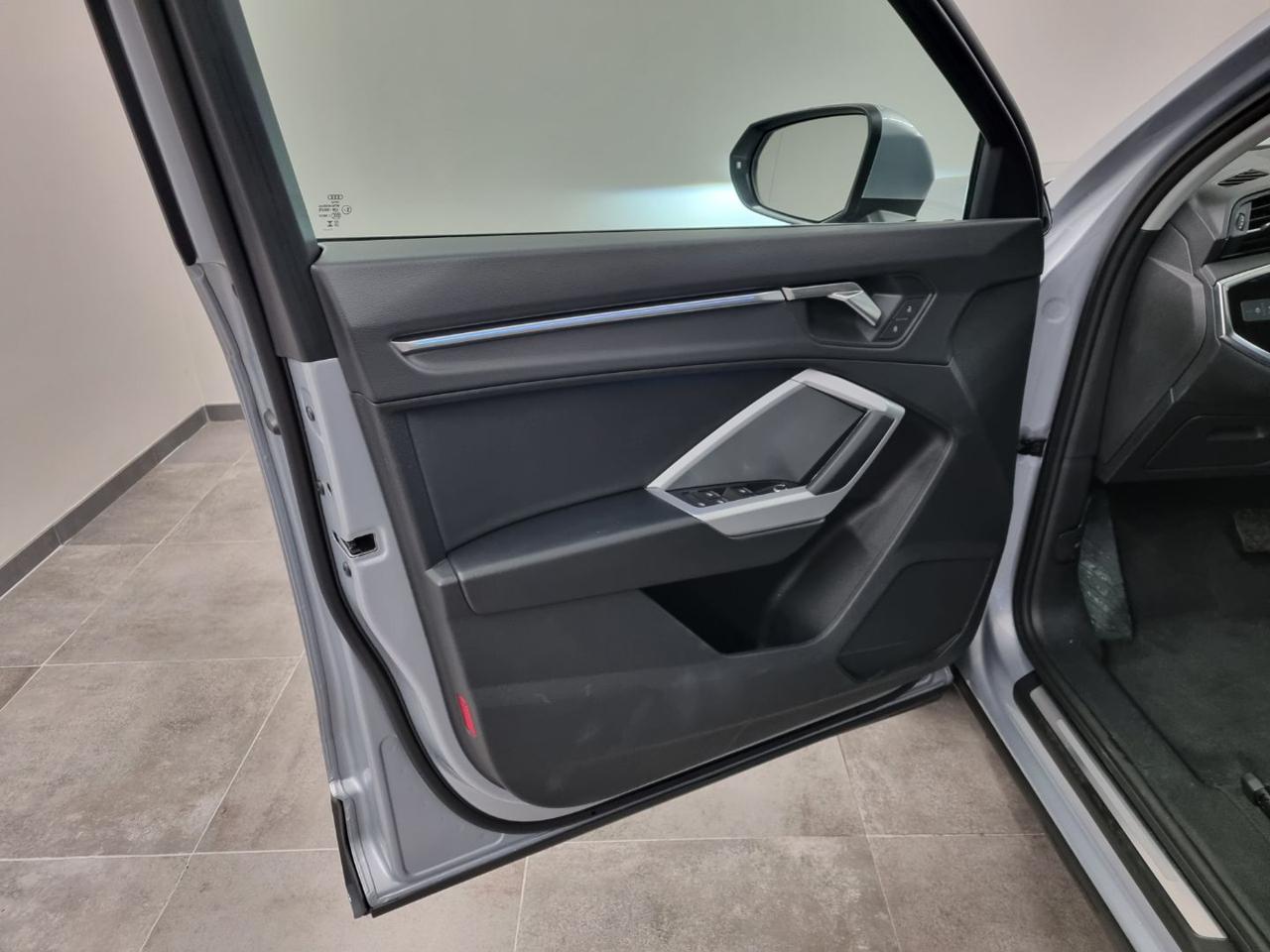 AUDI Q3 35 TDI S tronic Business Advanced - 21