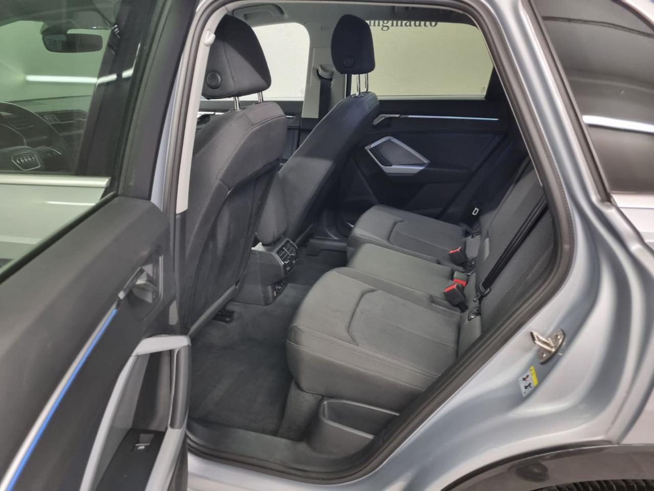 AUDI Q3 35 TDI S tronic Business Advanced - 11