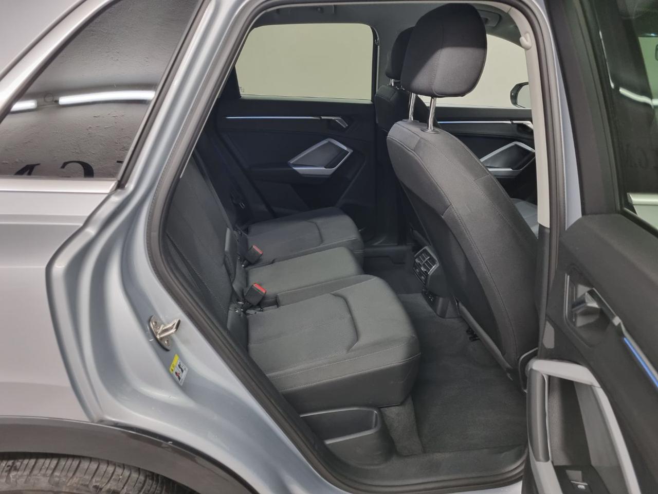 AUDI Q3 35 TDI S tronic Business Advanced - 23