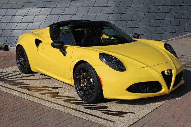 ALFA ROMEO 4C Giallo pastello