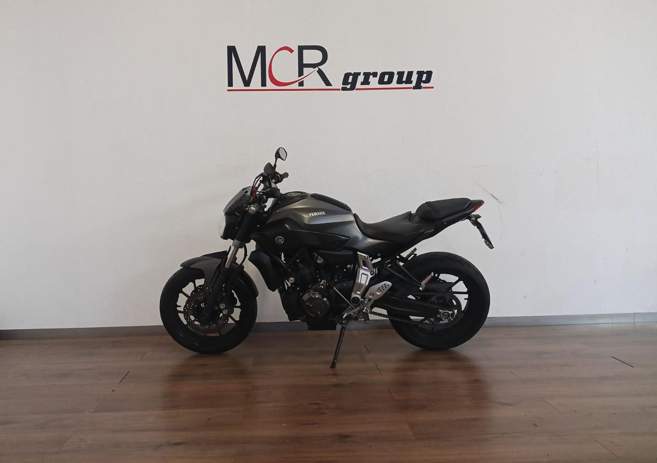 YAMAHA MT-07 . - 2