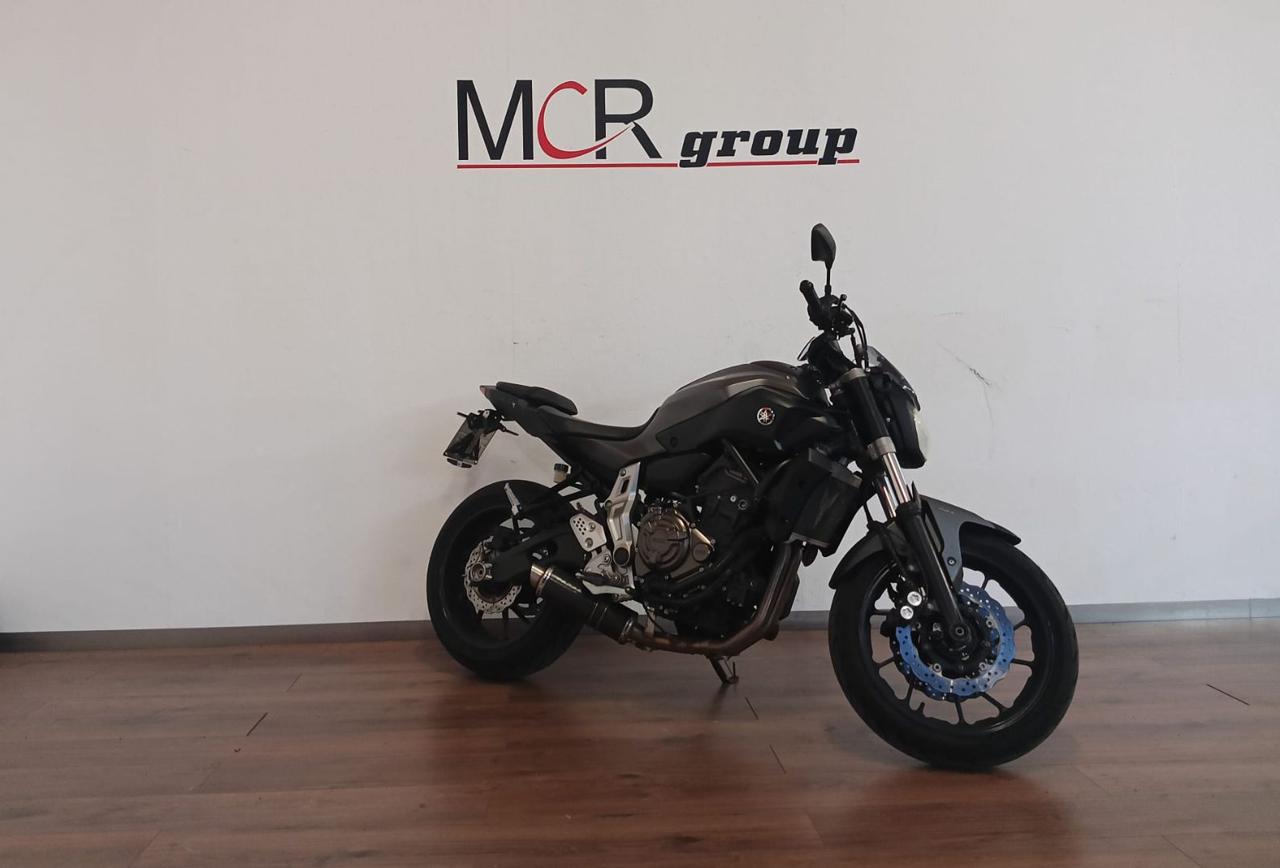 YAMAHA MT-07 . - 3