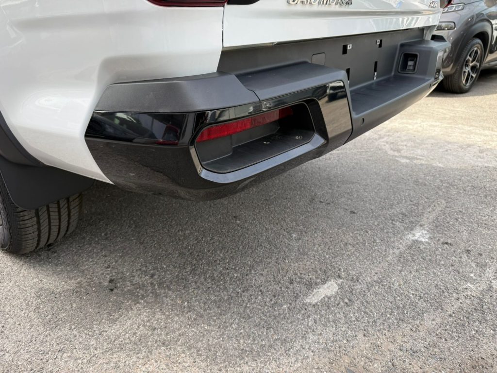 MAXUS T60 2.0 dieesl AWD Luxury double cab - 10