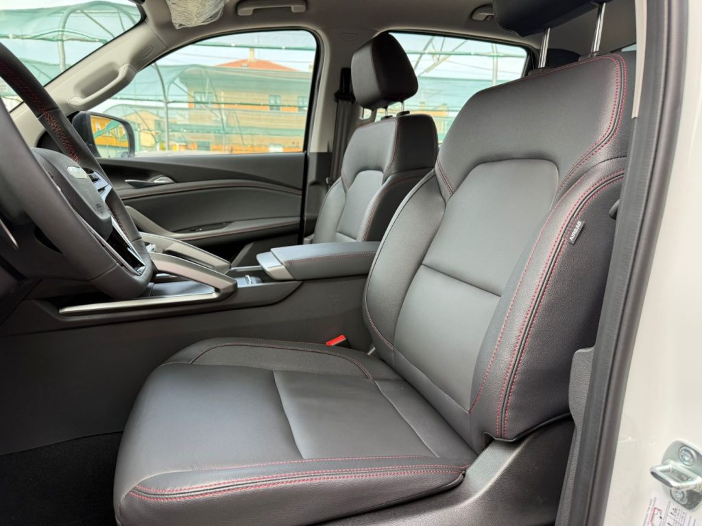 MAXUS T60 2.0 dieesl AWD Luxury double cab - 24