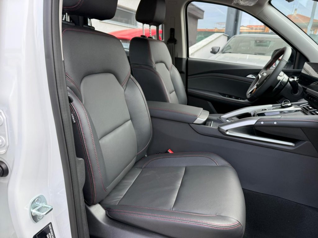 MAXUS T60 2.0 dieesl AWD Luxury double cab - 25