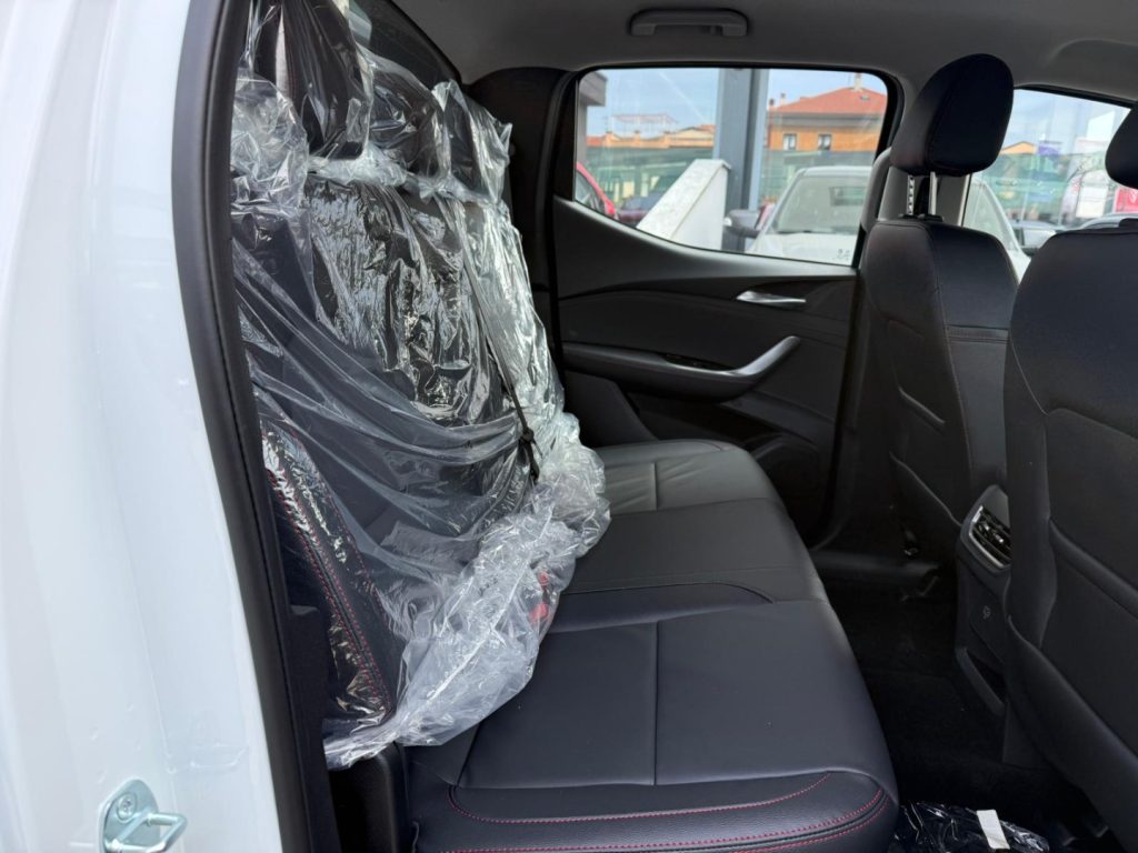 MAXUS T60 2.0 dieesl AWD Luxury double cab - 28