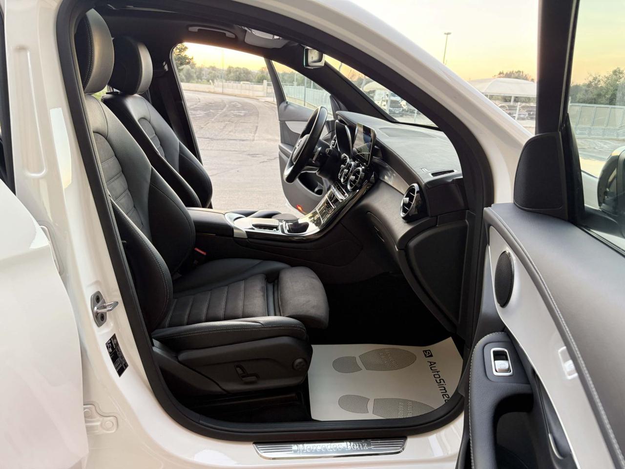 MERCEDES-BENZ GLC 220 d 4Matic Coupé Premium Plus Night Edition - 11