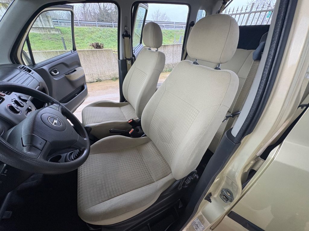 OPEL Agila 1.2 16V Club 5 POSTI CLIMATIZZATORE - 24