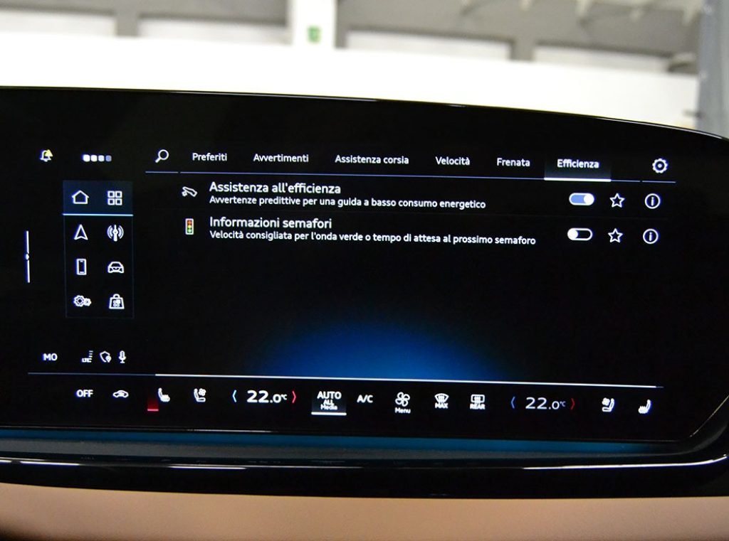 AUDI A6 Avant TFSI 270 kW S tronic quattro S line Edition - 16