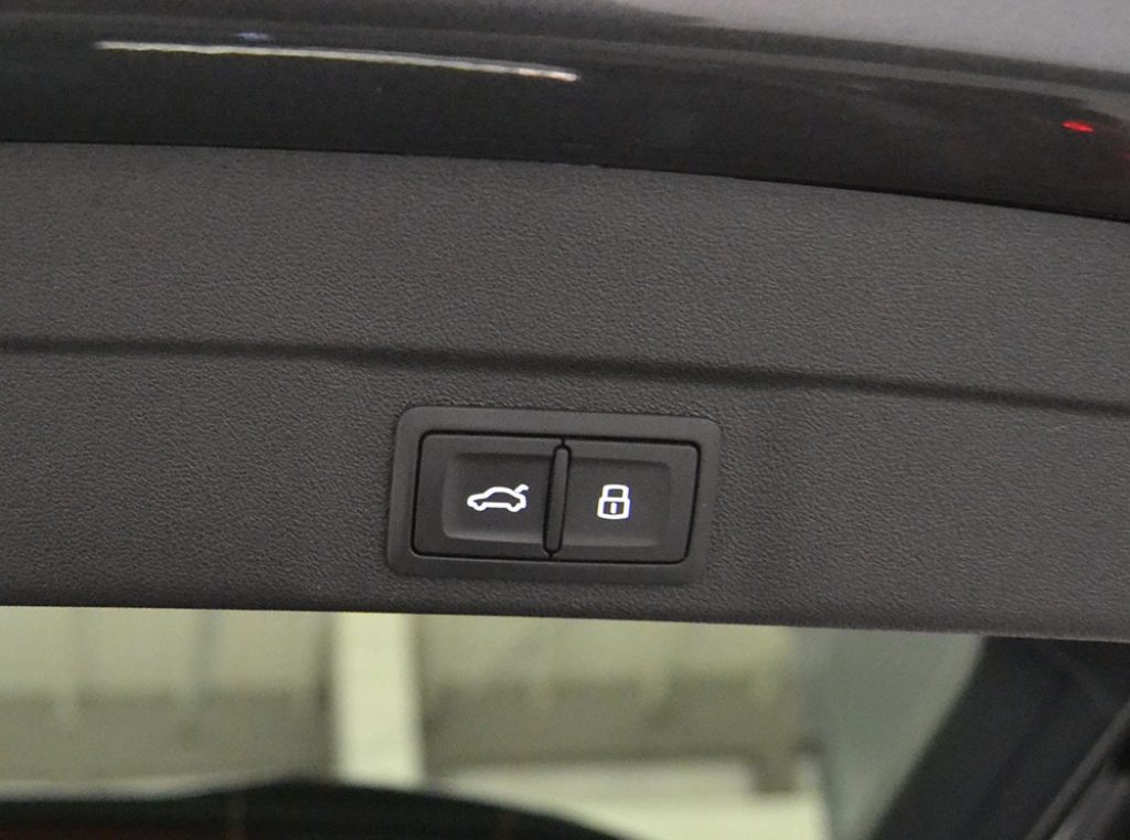 AUDI A6 Avant TFSI 270 kW S tronic quattro S line Edition - 25