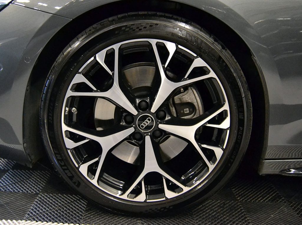 AUDI A6 Avant TFSI 270 kW S tronic quattro S line Edition - 34