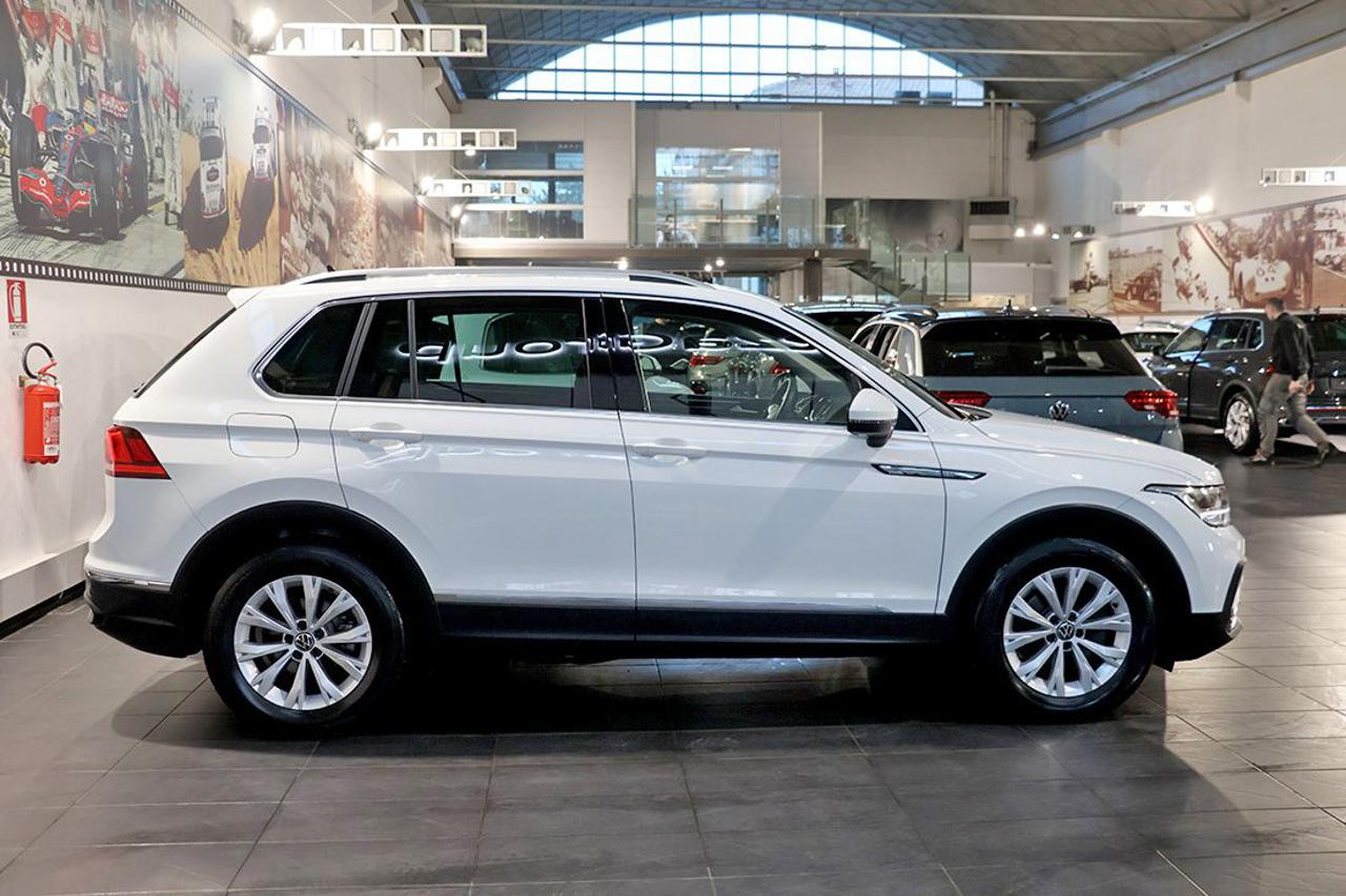 VOLKSWAGEN Tiguan 2.0 TDI 150cv SCR DSG Life - 2