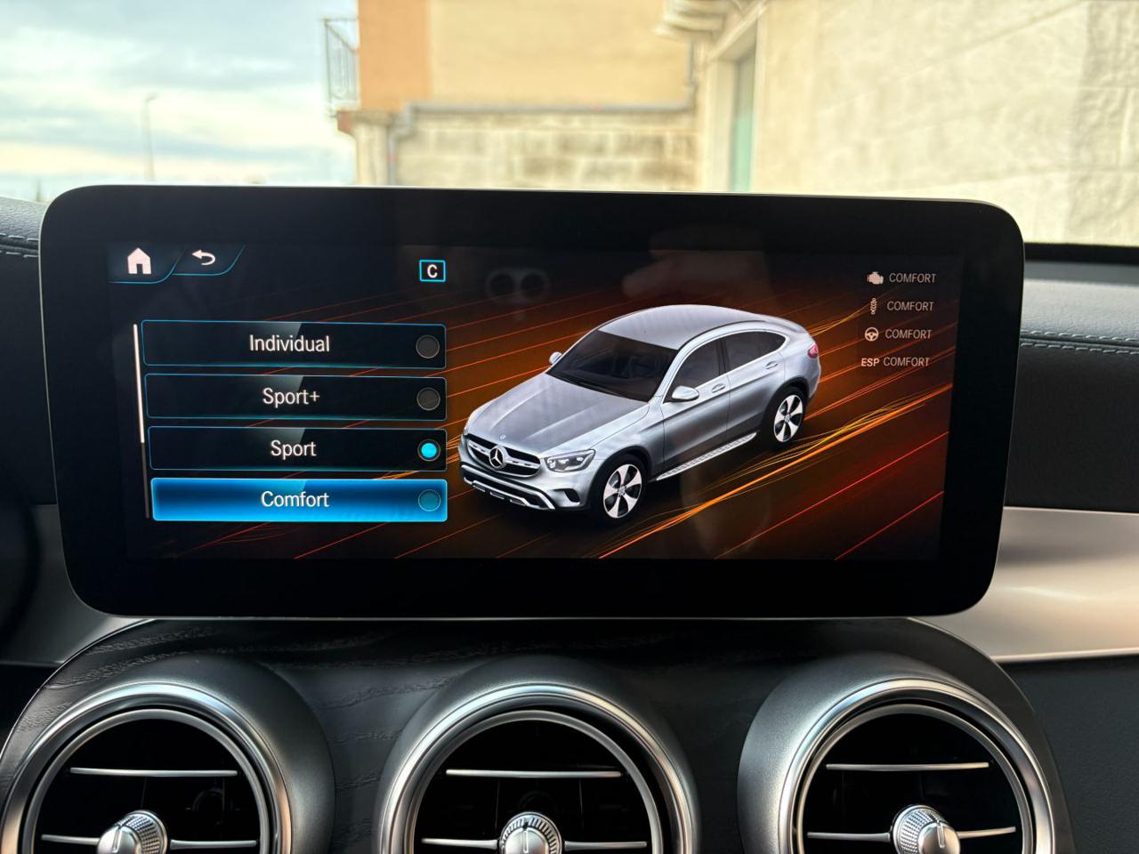 MERCEDES-BENZ GLC 300 de 4Matic Plug-in hybrid Coupé Premium TETTO. - 51