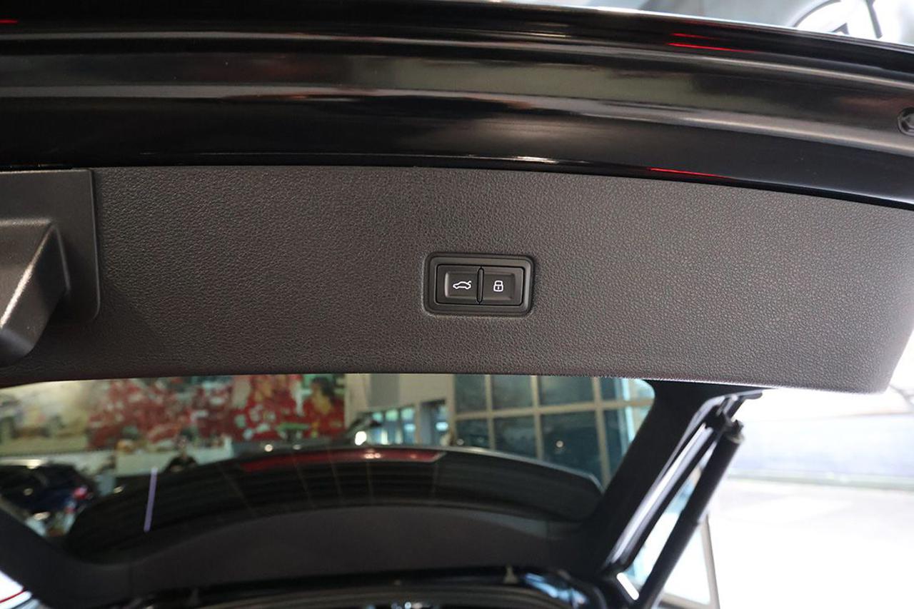 AUDI Q8 55 TFSI Quattro Tiptronic Sport S-Line - 14