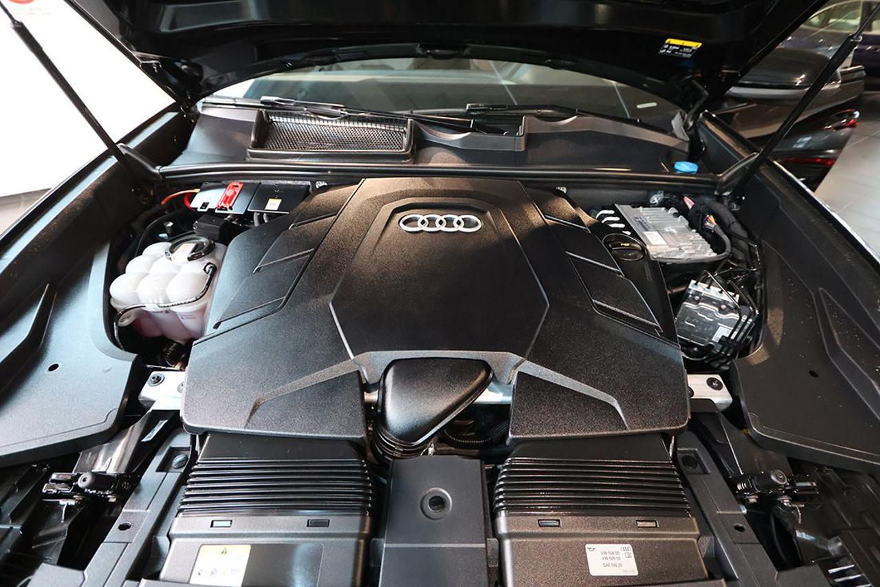 AUDI Q8 55 TFSI Quattro Tiptronic Sport S-Line - 12