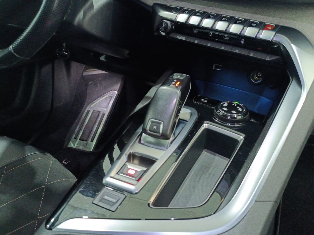 PEUGEOT 3008 BlueHDi 180 S&S EAT6 GT - 8