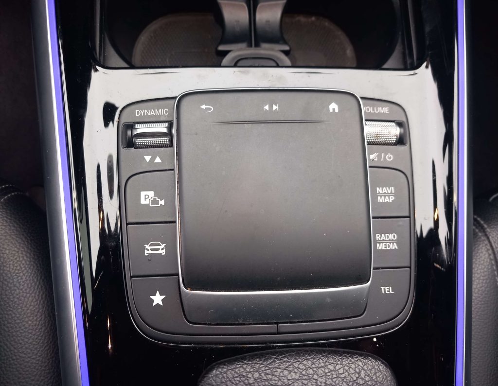 MERCEDES-BENZ GLA 200 H247 2020 d Premium 4matic auto - 11