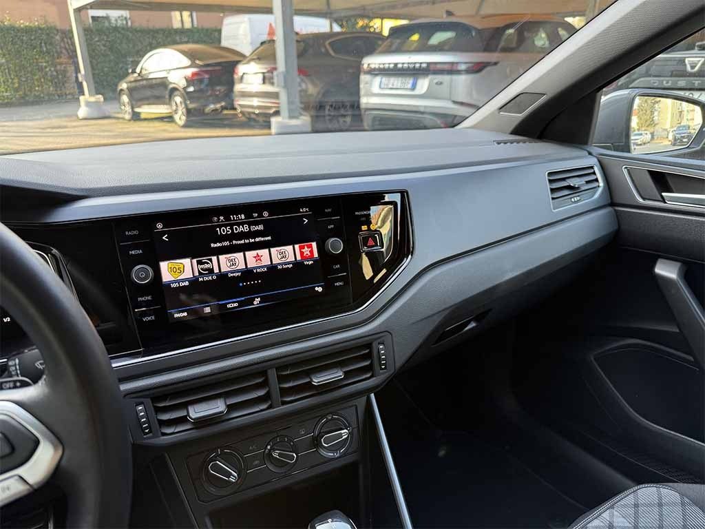 VOLKSWAGEN Polo 1.0 tsi R-Line dsg PREZZO REALE UNICO PROPRIETARIO - 15