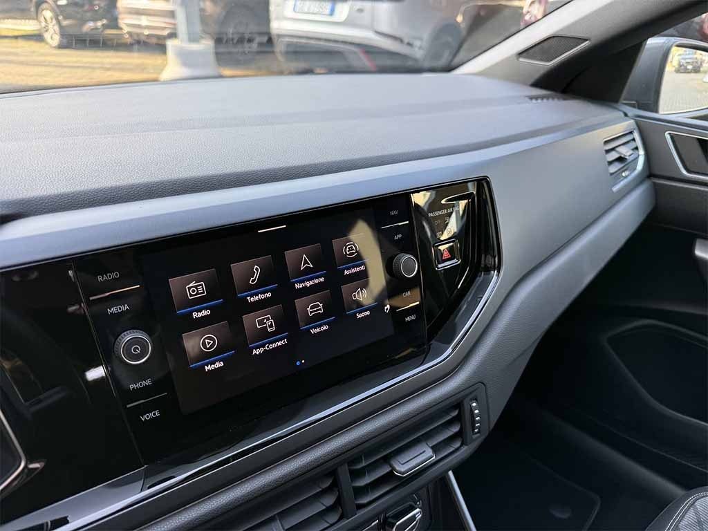 VOLKSWAGEN Polo 1.0 tsi R-Line dsg PREZZO REALE UNICO PROPRIETARIO - 18