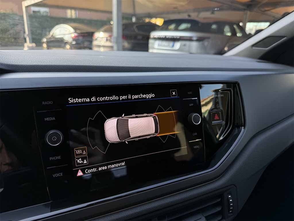 VOLKSWAGEN Polo 1.0 tsi R-Line dsg PREZZO REALE UNICO PROPRIETARIO - 24