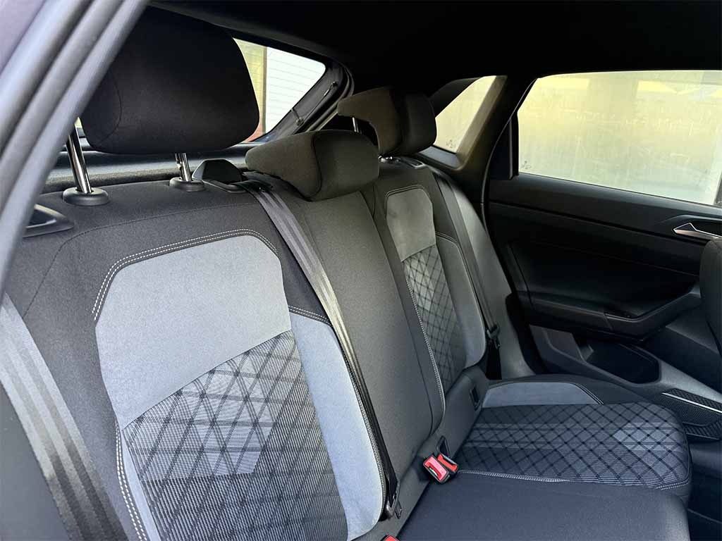 VOLKSWAGEN Polo 1.0 tsi R-Line dsg PREZZO REALE UNICO PROPRIETARIO - 28