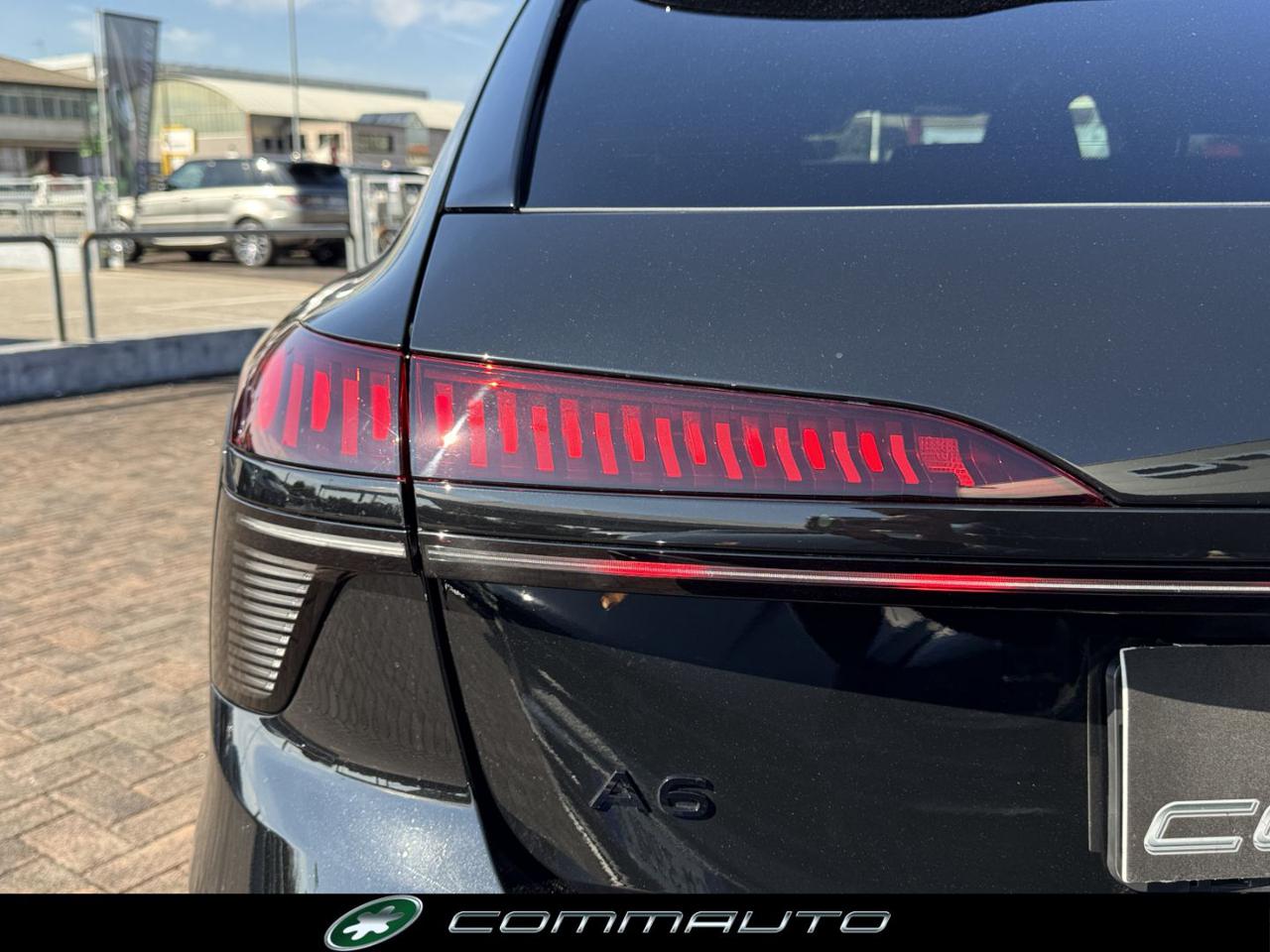 AUDI A6 Avant 40 2.0 TDI quattro ultra S tronic S line edi - 11