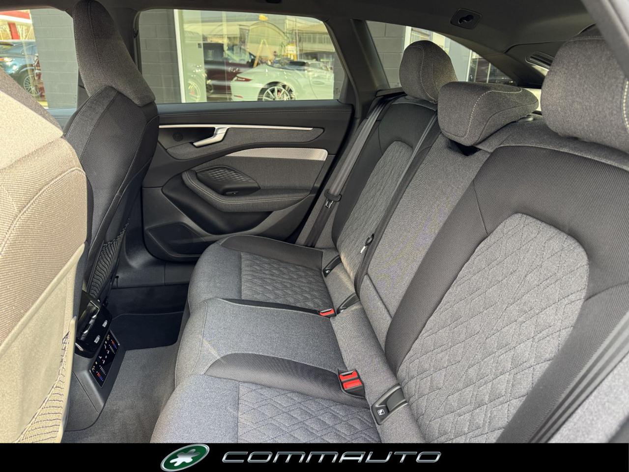 AUDI A6 Avant 40 2.0 TDI quattro ultra S tronic S line edi - 27