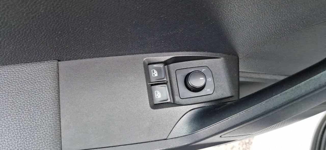 SEAT Ibiza 1.0 TGI 5 porte Business OK NEOPATENTATI - 6