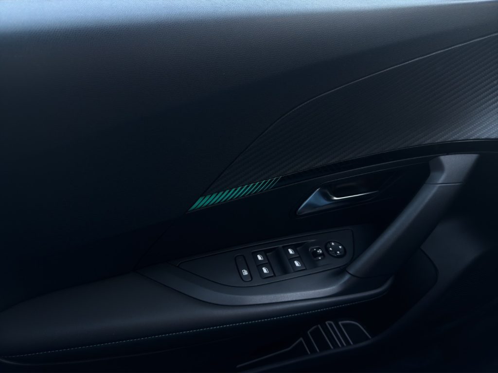 PEUGEOT 2008 BlueHDi 110 S&S Allure Pack automatica - 12