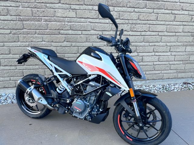 KTM 390 Duke  Bianco pastello